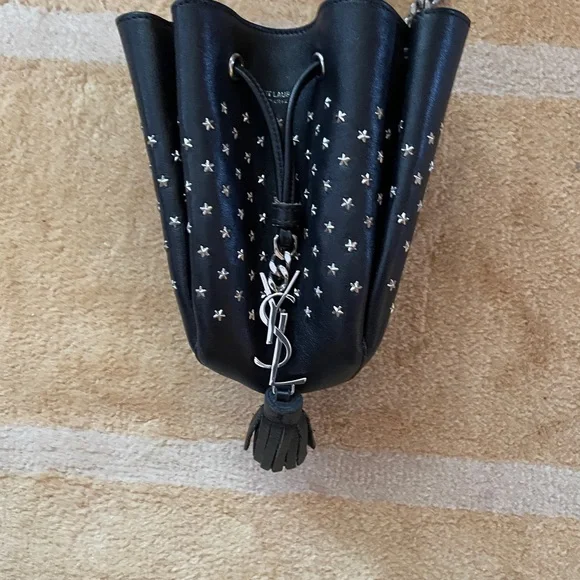 Saint Laurent small Emanuelle crossbody bucket bag - Picture 8 of 13